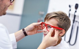 戴眼镜看近不清为什么，戴眼镜看近不清为什么会头晕