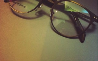 依视路眼镜怎么配度数，依视路镜片属于什么档次