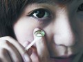 怎么佩戴隐形眼镜视频，怎么佩戴隐形眼镜视频教程