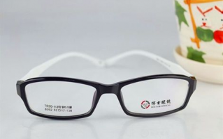 眼镜镜片裂了怎么办，眼镜镜片裂了怎么办？