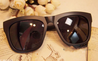 墨镜什么叫uv，墨镜偏光和不偏光